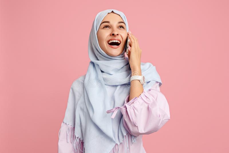 Pose Model Hijab Studio